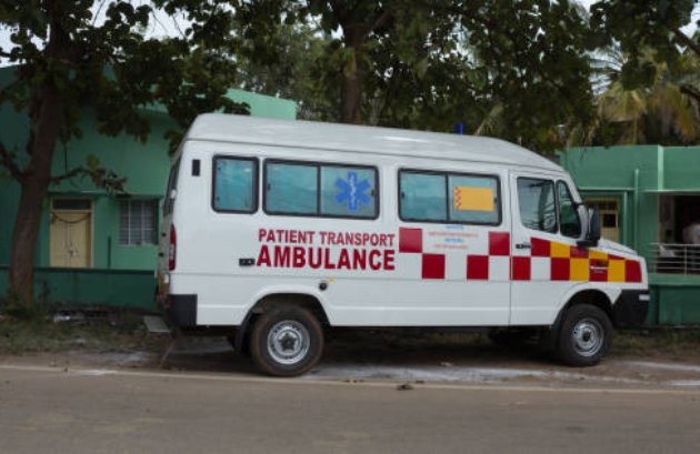 Ambulance in Alambagh